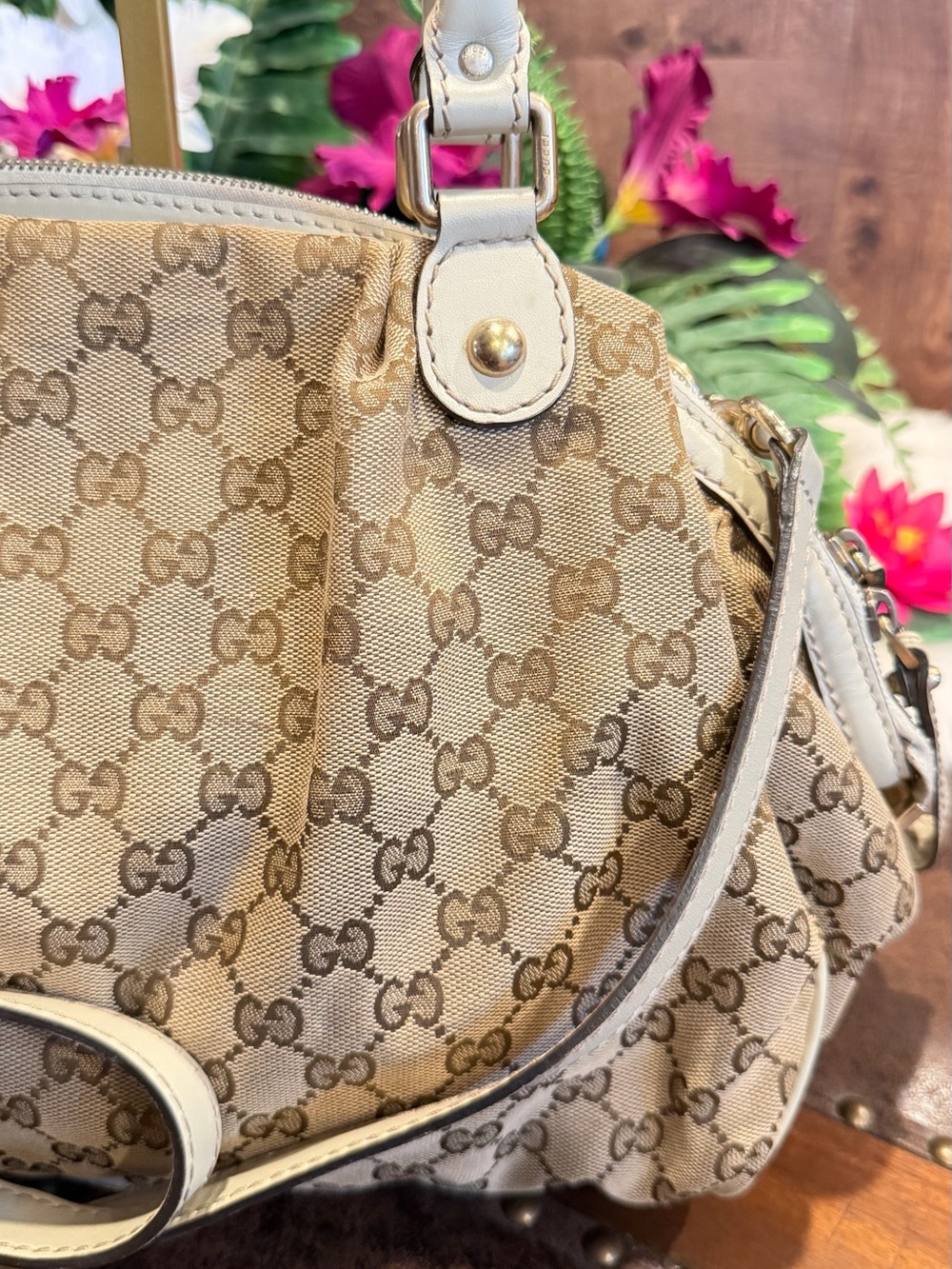 Gucci Beige GG Canvas Dome Satchel with Ivory Trim - Picture 4 of 16